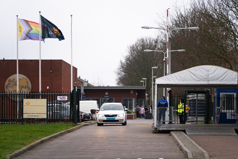Politiegeweld in AZC tegen zwangere vrouw